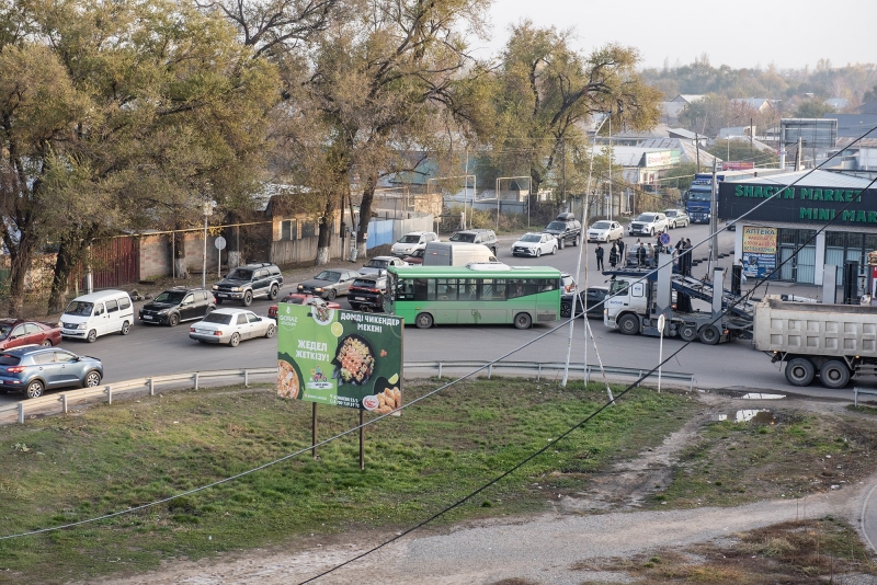 На станции Шамалган вместо ж/д переезда построили опасную развязку. В ДТП массово гибнут люди