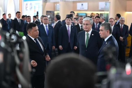 Выставку казахстанских производителей показали Гурбангулы Бердымухамедову в Туркестане (фото)