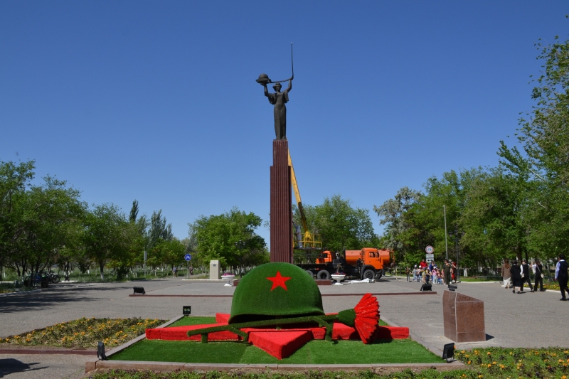Город, где до сих пор живут будто в Советском Союзе: как Байконур встречает майские праздники