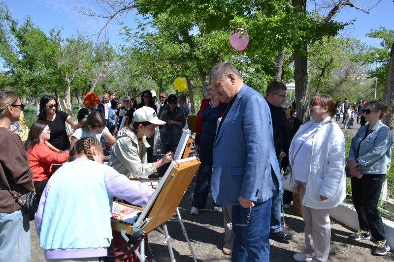 Город, где до сих пор живут будто в Советском Союзе: как Байконур встречает майские праздники