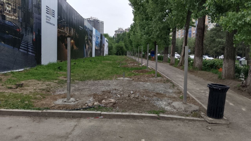 Как застройщики отхватывают общественные территории Алматы и присоединяют к своим владениям