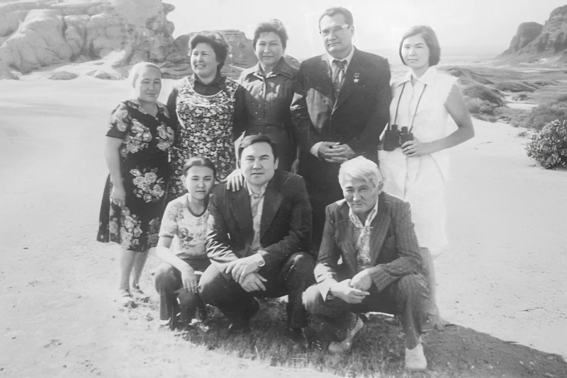 Сара Назарбаева: путь женщины, подарившей тысячам детей семью, шанс и веру