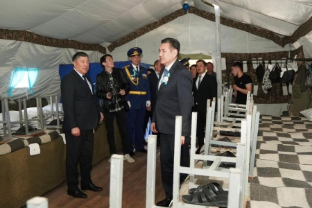 Щит Востока: аким ВКО посетил легендарную часть в Серебрянске