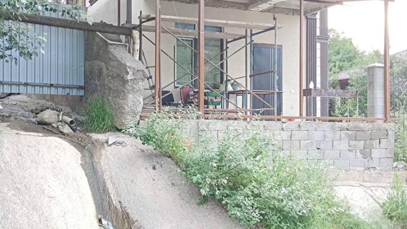 Что сливают в Сайран и можно ли в нём купаться?