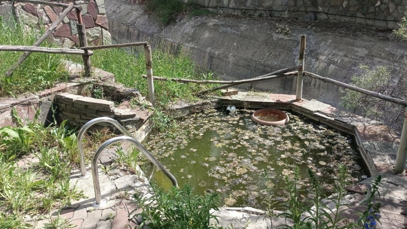 Что сливают в Сайран и можно ли в нём купаться?