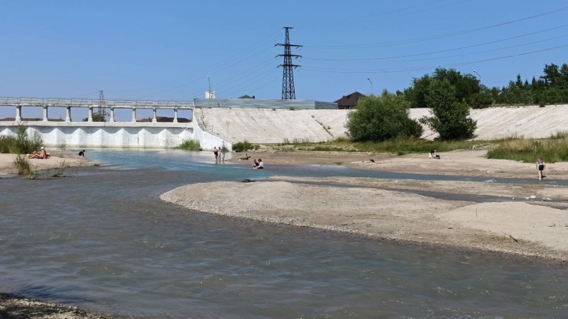 Что сливают в Сайран и можно ли в нём купаться?