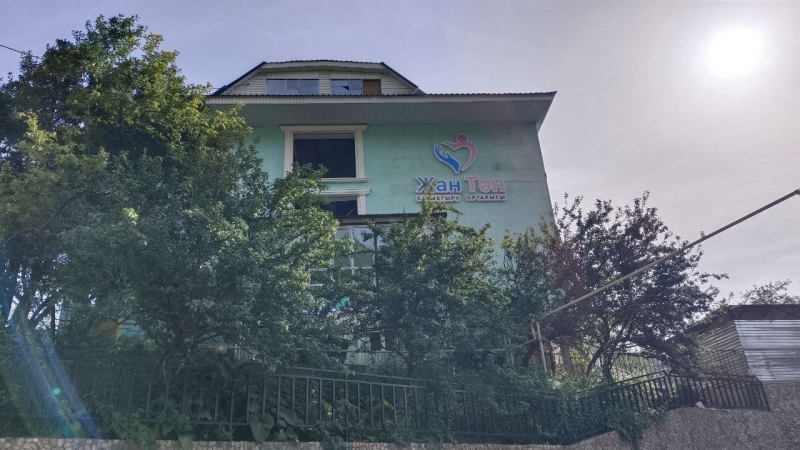 Что сливают в Сайран и можно ли в нём купаться?