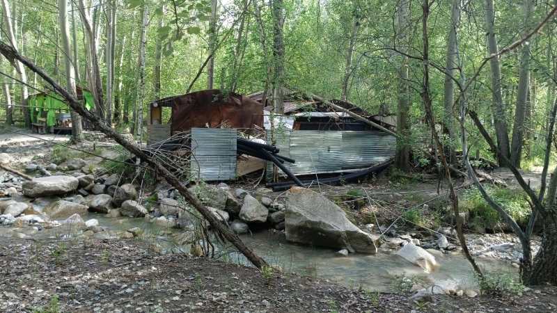 Что сливают в Сайран и можно ли в нём купаться?
