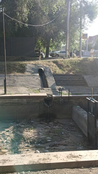 Что сливают в Сайран и можно ли в нём купаться?