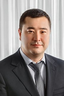 Королевский подарок: как на народные деньги купили люкс-джипы для акимата Алматинской области
