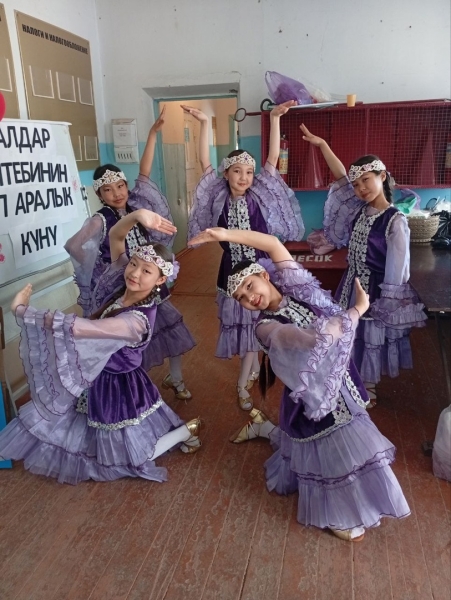 Можно памятник воздвигнуть… А можно посадить (фоторепортаж)