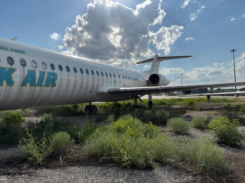 Последний рейс Bek Air: два самолёта Fokker уходят с молотка