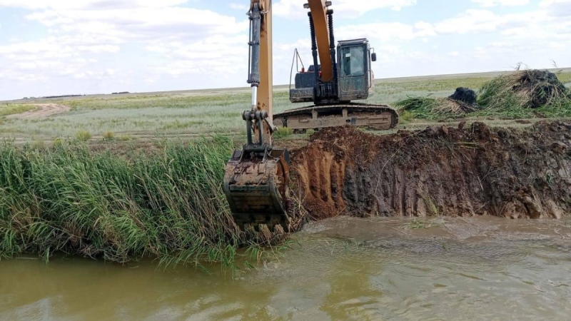780 км каналов очистили с начала года для улучшения подачи воды аграриям в Казахстане