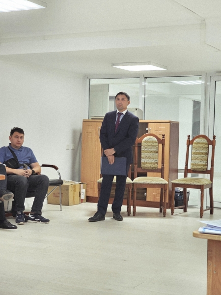 Берик Уали пообещал семейчанам новые автобусы, хотя на них не было денег