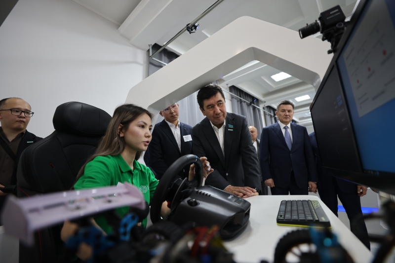 Депутаты ознакомились с работой завода по производству топлива для АЭС