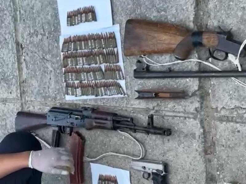 «Шымкентский Саахов»: у полицейского нашли коттедж с мрамором, бассейном и тремя авто