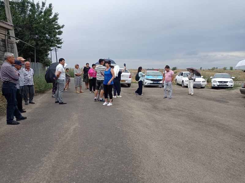 Снести дома ради объездной дороги? Алматинцы заявили, что будут стоять до конца