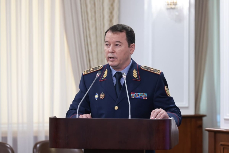 Бектенов поручил проверить объекты образования на соблюдение требований безопасности