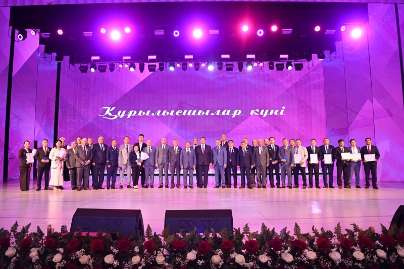 День строителя торжественно отметили в Приаралье