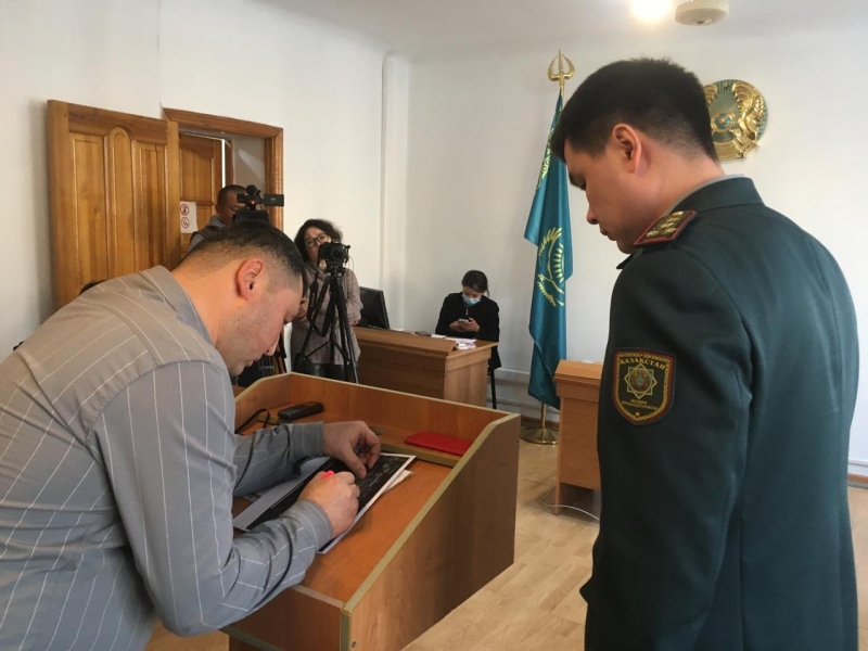 Кто в Казахстане закрывает суды для журналистов? Когда государственная тайна не вполне государственная