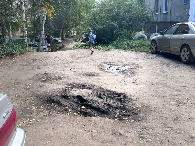 «Мы живём, как в тюрьме»: семья из Глубокого в ВКО оказалась фактически заперта на пятом этаже
