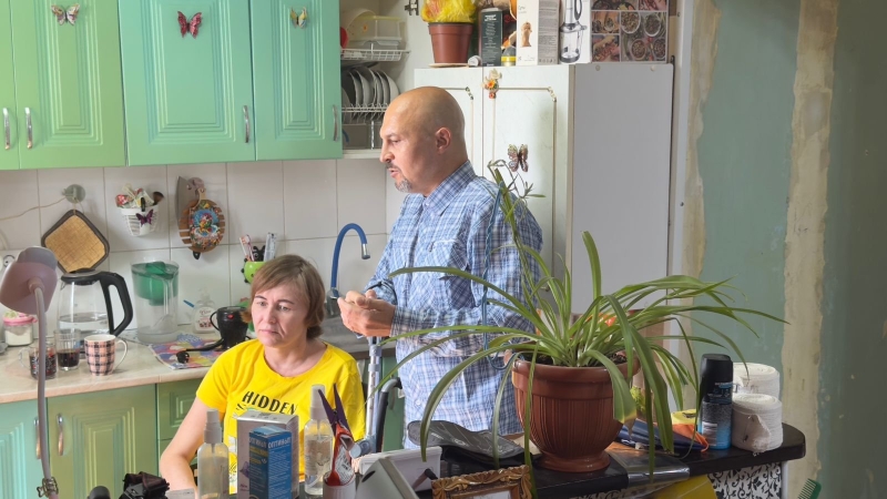 «Мы живём, как в тюрьме»: семья из Глубокого в ВКО оказалась фактически заперта на пятом этаже