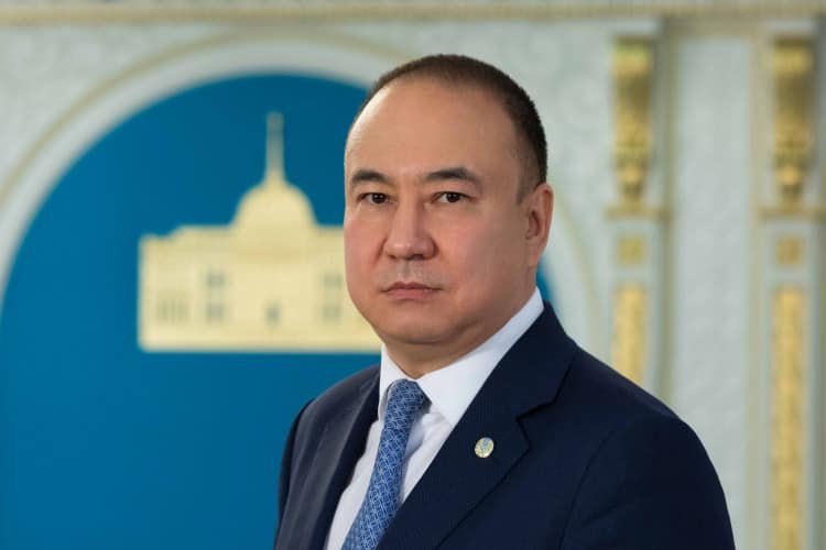 Старые лица, новые адреса: почему Атамкулов в Ташкенте, а Абаев в Москве