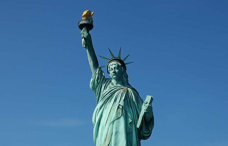 Власти США могут погасить факел статуи Свободы в Нью-Йорке