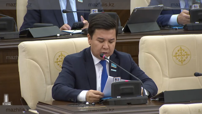 Запретить полеты на Як-40 в Казахстане предлагает депутат