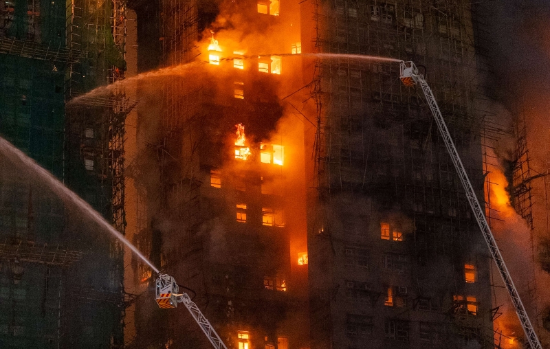 Число погибших при пожаре в гонконгском ЖК возросло до 75