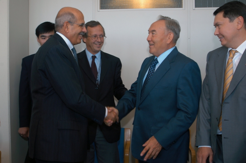 Имя Назарбаева внезапно всплыло в рассекреченных файлах педофила Эпштейна