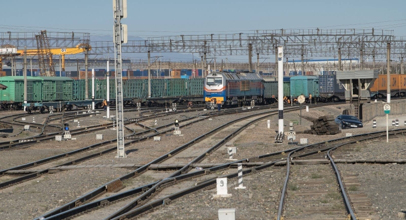 КТЖ зарабатывает на иностранных поездах, не выпуская казахстанские зерно и муку?