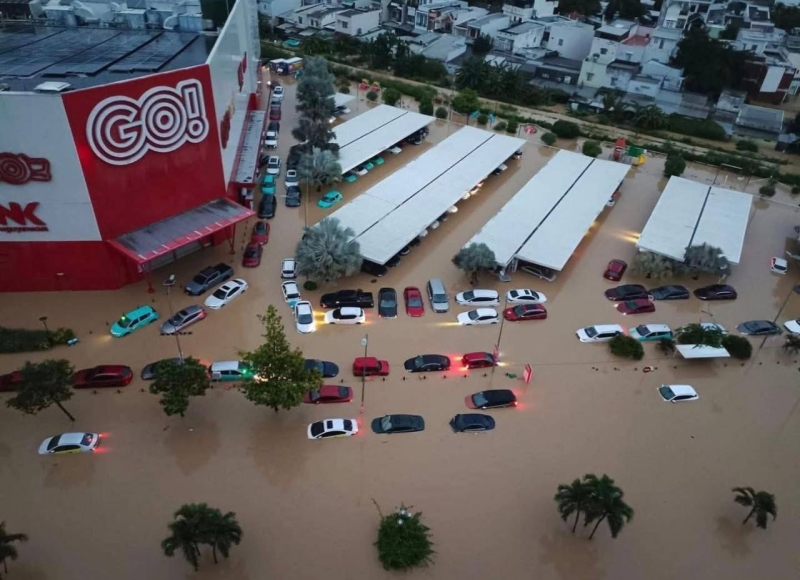 Около ста человек стали жертвами мощного наводнения во Вьетнаме