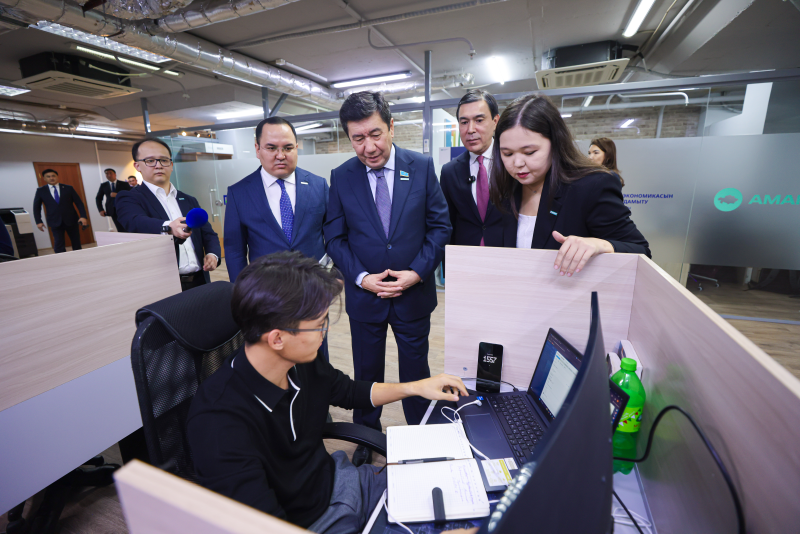 От долга до дохода: как AMANAT выстраивает систему поддержки граждан