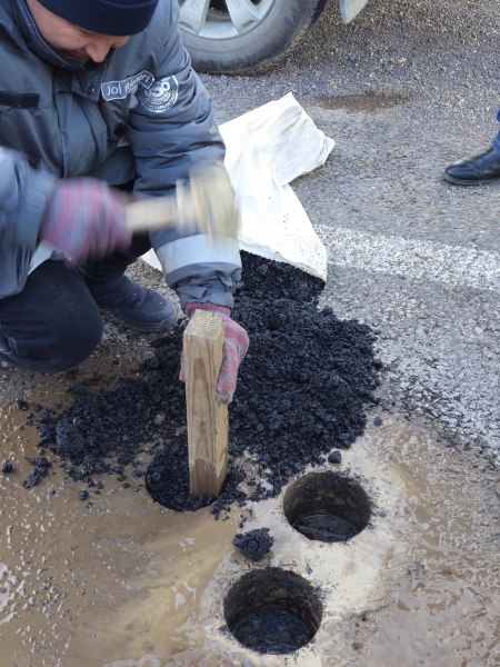 За асфальт критиковать нельзя? Почему китайская CITIC Construction подала в суд на общественника