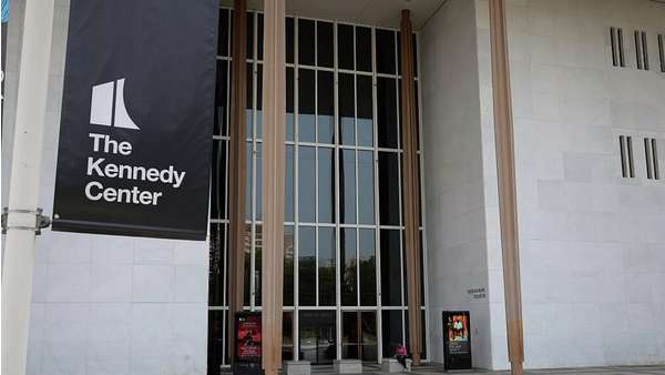 Кеннеди-центр переименуют в Трамп-Кеннеди-центр
