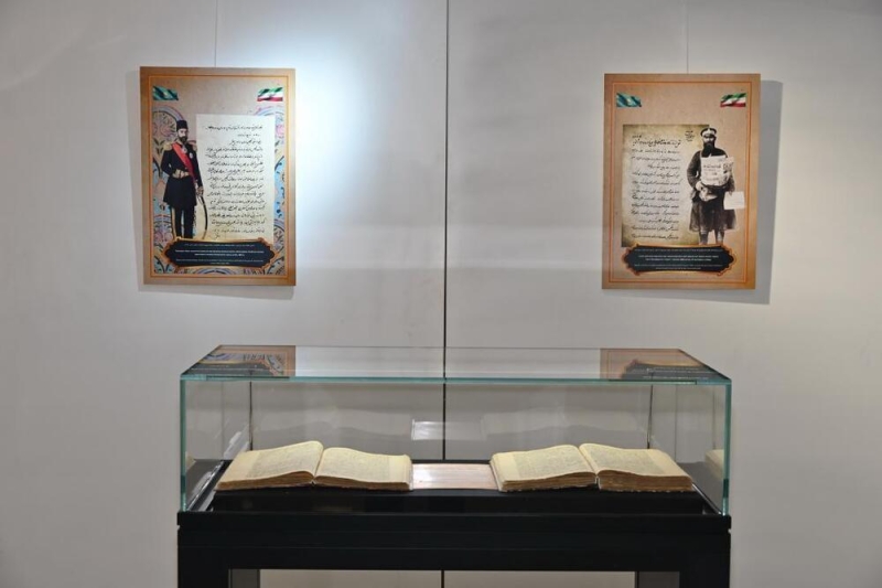 Персидские рукописи о Казахском ханстве впервые представлены в Астане