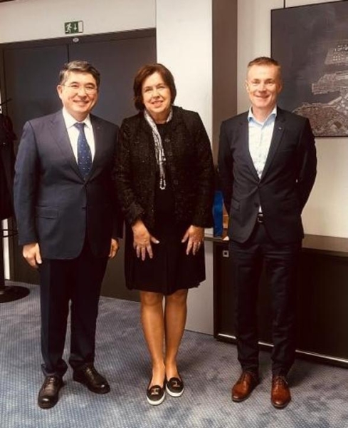 Послы Казахстана провели ряд встреч