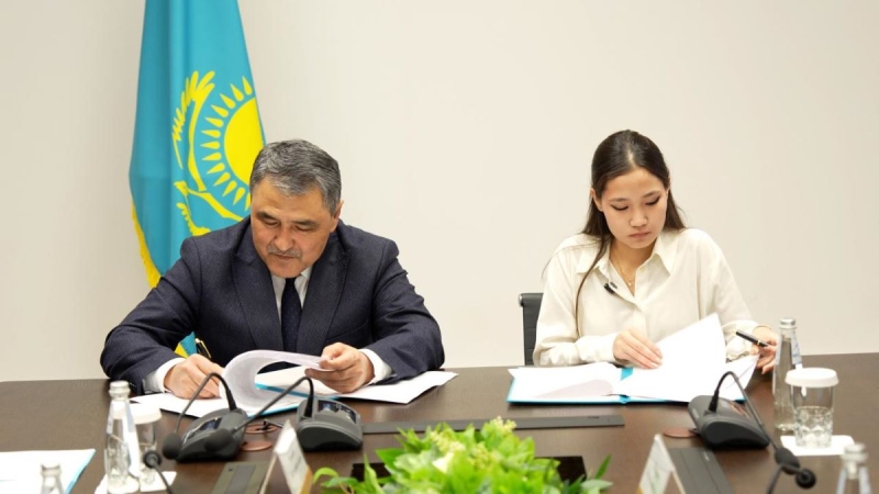 Школьница из Алматы заключила меморандум с Минводы