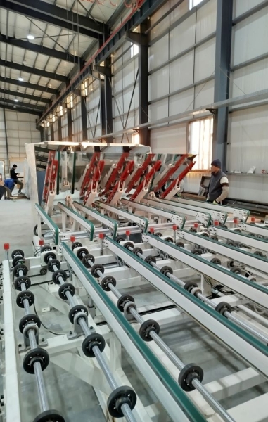 В Приаралье приступили к выпуску зеркал