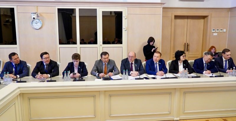 Законодательную поддержку  договоренностей глав Казахстана и России обсудили депутаты