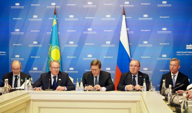 Законодательную поддержку  договоренностей глав Казахстана и России обсудили депутаты